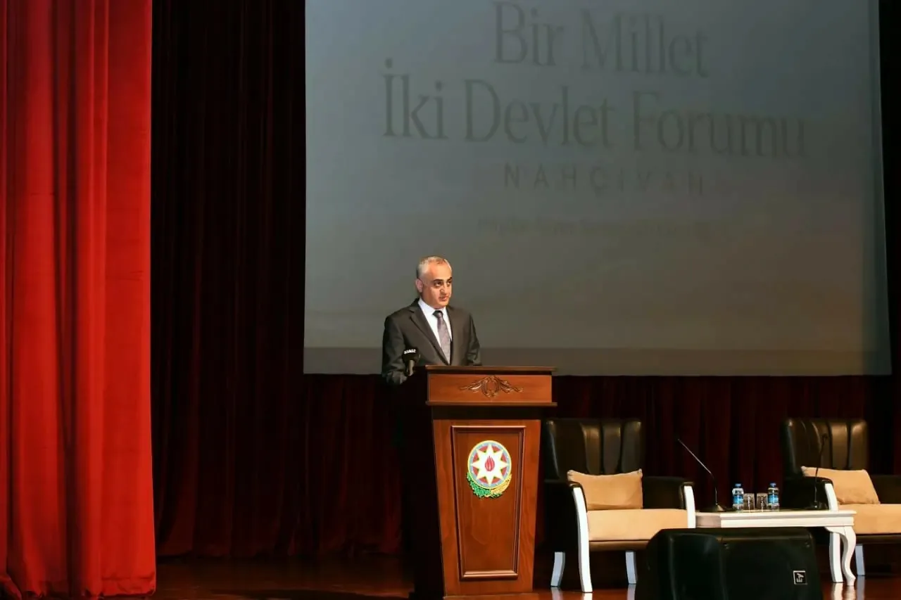 Nahçıvan'da "Bir millet, iki devlet" Forumu Düzenlendi