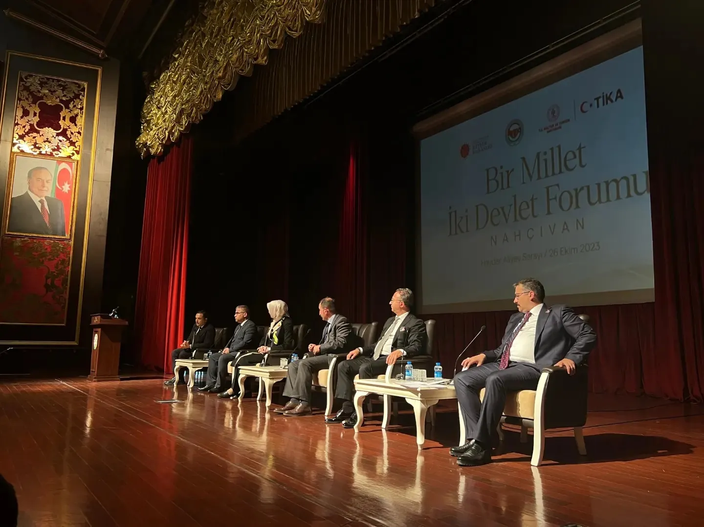 Nahçıvan'da "Bir millet, iki devlet" Forumu Düzenlendi