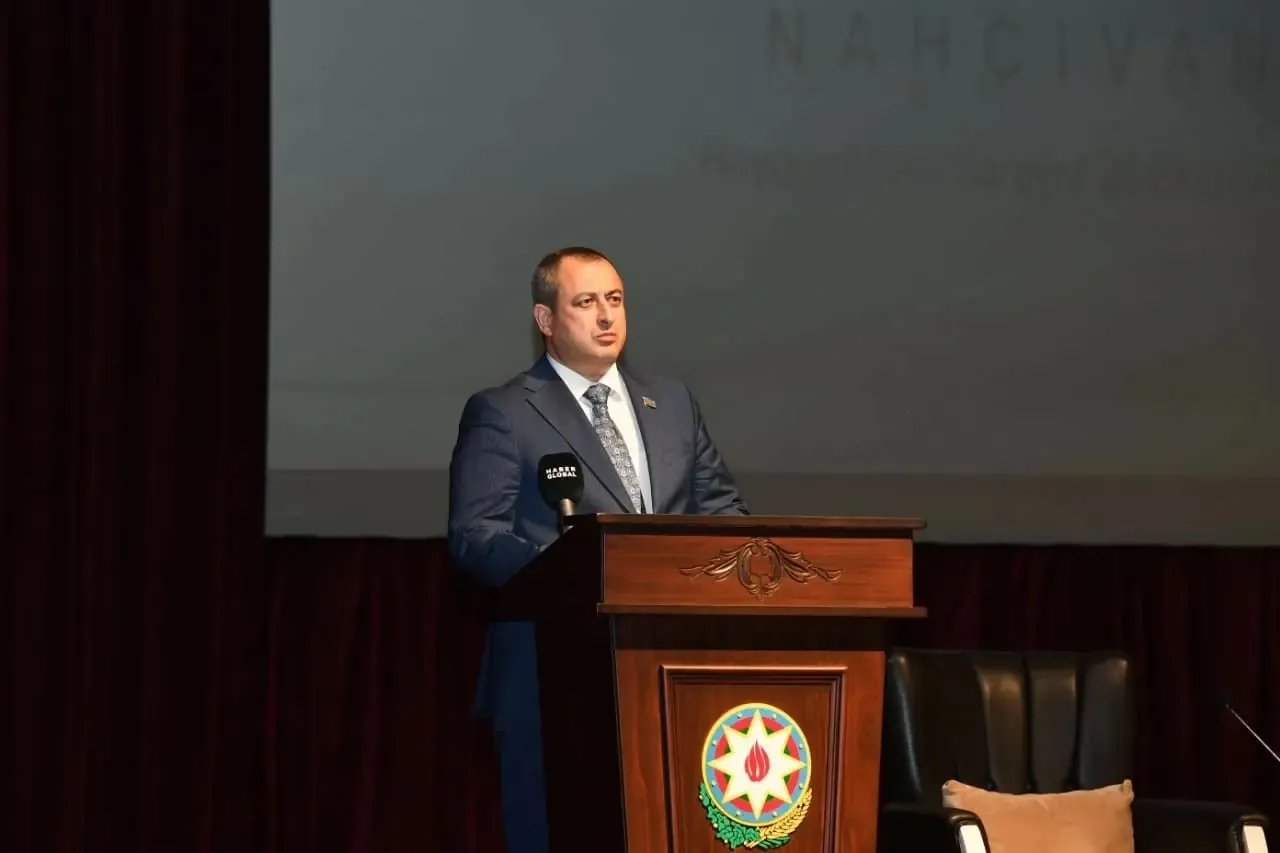Nahçıvan'da "Bir millet, iki devlet" Forumu Düzenlendi